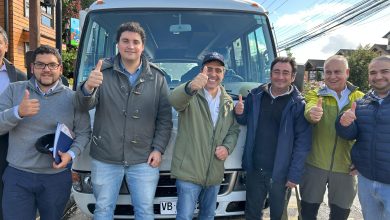 Photo of Con una inversión bruta de $76 millones de pesos la Municipalidad de Pucón gestionó la adquisición de un nuevo bus que transportará a los alumnos de la escuela José Miguel Martínez Soto, ubicada en Palguín Bajo.